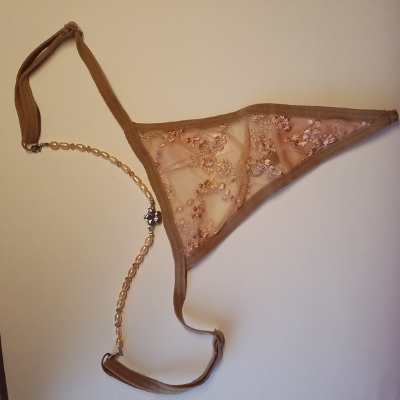 VICTORIA'S SECRET O/S PANTY G-STRING THONG PEARL RHINESTONE LACE BEIGE - Picture 1 of 5